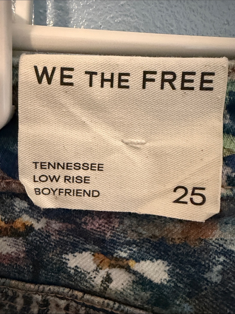 Free People We The Free Tennessee Low Rise Illusion Canvas Painted Jean Size 25 - Picture 3 of 5